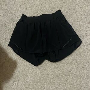 worn once, perfect condition, lululemon shorts, size 6 length 4, color black!